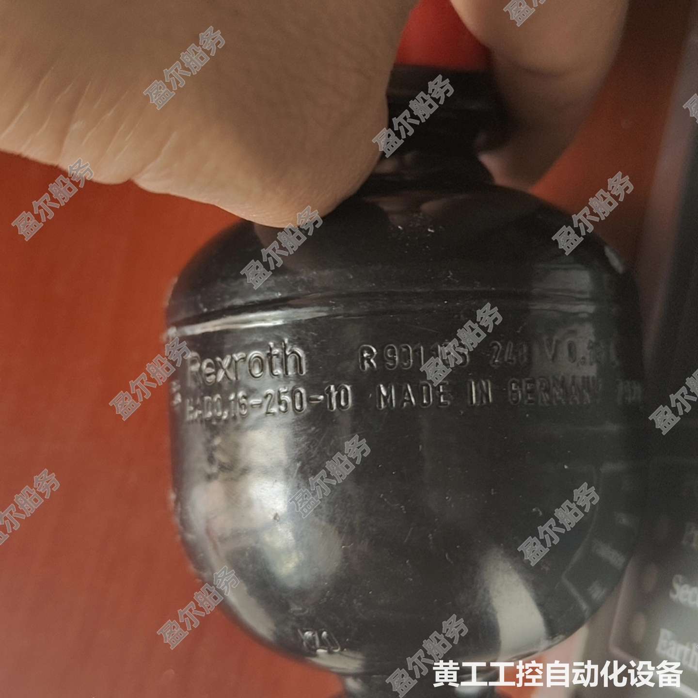 REXROTH 汽缸油蓄压罐 大的 0.7L 小的 0.1