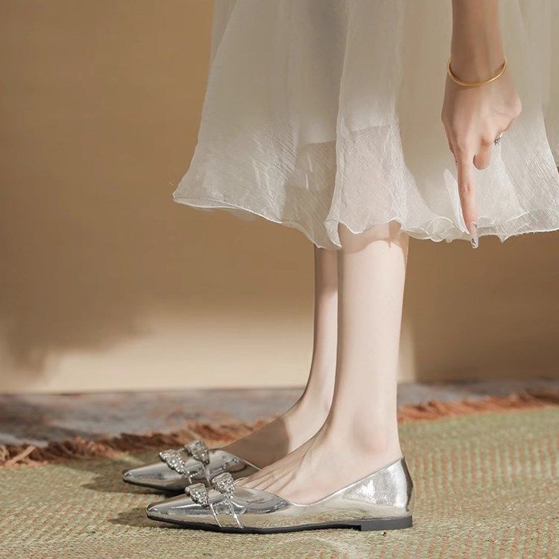 尖头平底单鞋女20l24春夏季新款浅口不累脚银色水钻软底一脚蹬瓢,女鞋,浅口单鞋,淘宝优惠券,粉丝福利购,淘宝优惠卷