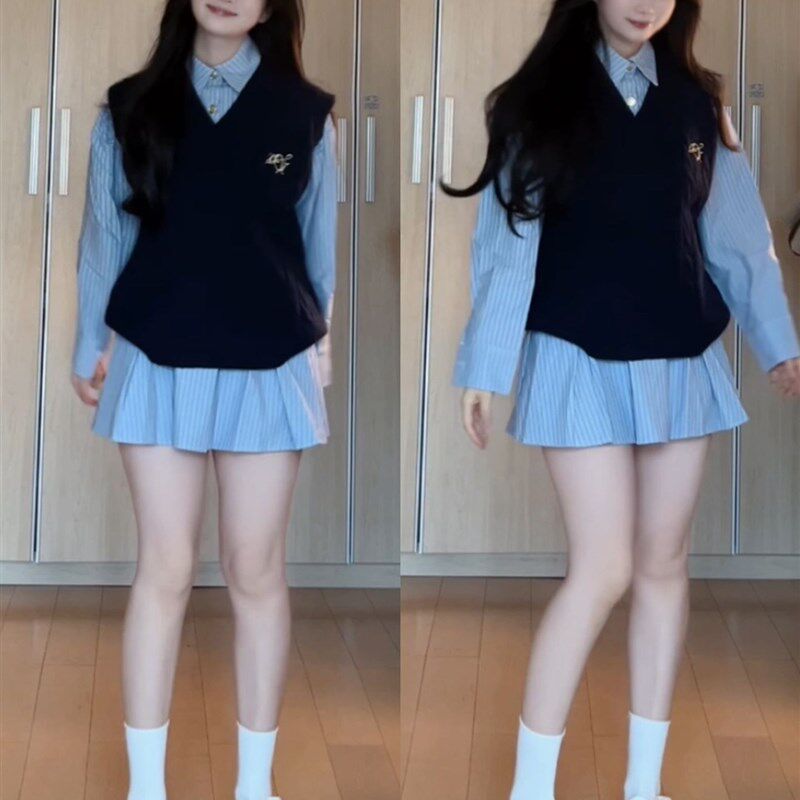 大码学院风针织背心马甲女秋季微胖MM遮肉显瘦叠穿条纹连衣裙套装