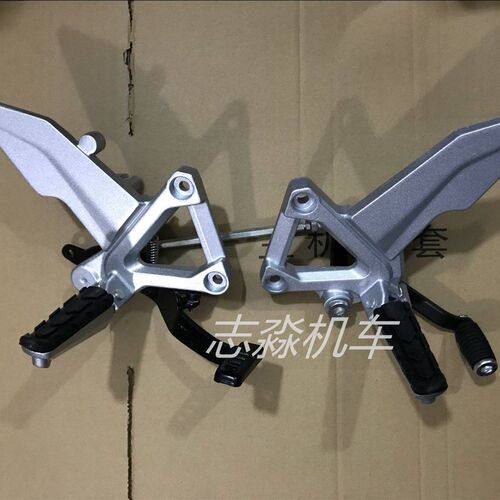 ycr游隼摩托车后刹车泵支架脚踏脚蹬猛隼跑车变挡搁脚新陵踩脚