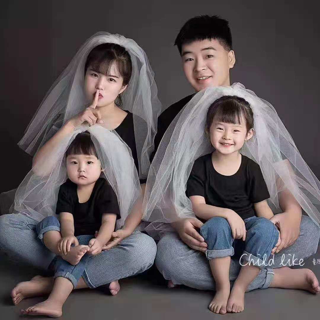 摄影亲子装网红款 全家福一家4口拍摄服装道具 拍照头纱黑白色T恤