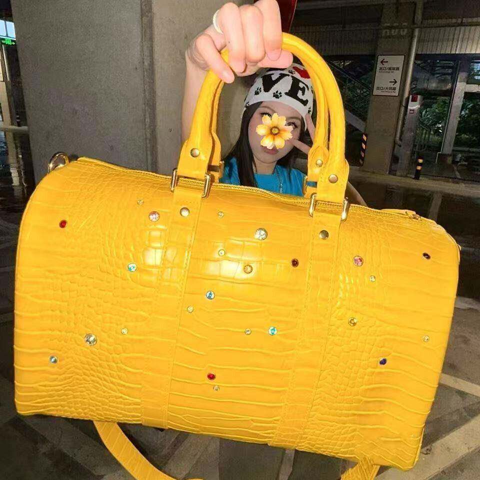 黄色防鳄鱼皮纹路彩钻石小众斜挎包美式街头潮流手提旅行包女