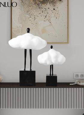 现代简约创意白色云朵人物玄关摆件家居客厅电视柜装饰品酒店摆设