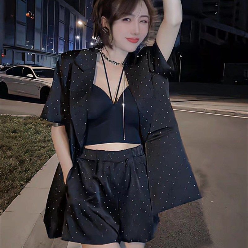 欧货炸街套装女夏高级感气质复古烫钻西装外套高腰短裤休闲两件套