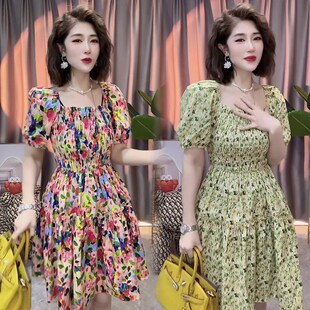 网红爆款时尚连衣裙女2023年夏季新款韩版显瘦泡泡袖方领碎花裙子