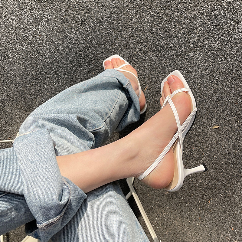 凉鞋女款夏季2023年q新款方头百搭细跟小众白色细带夹趾高跟凉拖