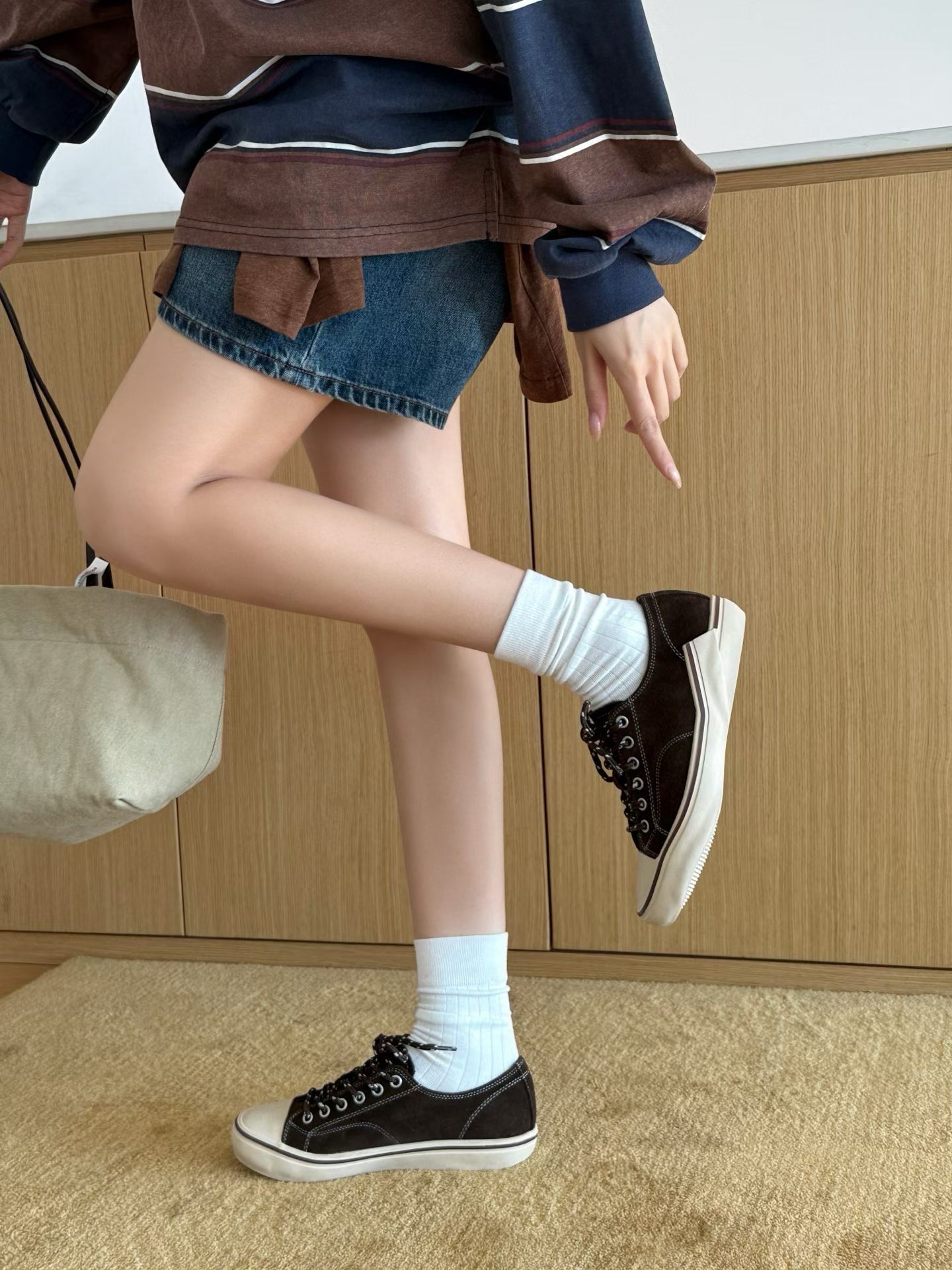 早秋经典帆布鞋新款韩版2026休闲时尚圆头复古时尚厚底百搭板鞋女