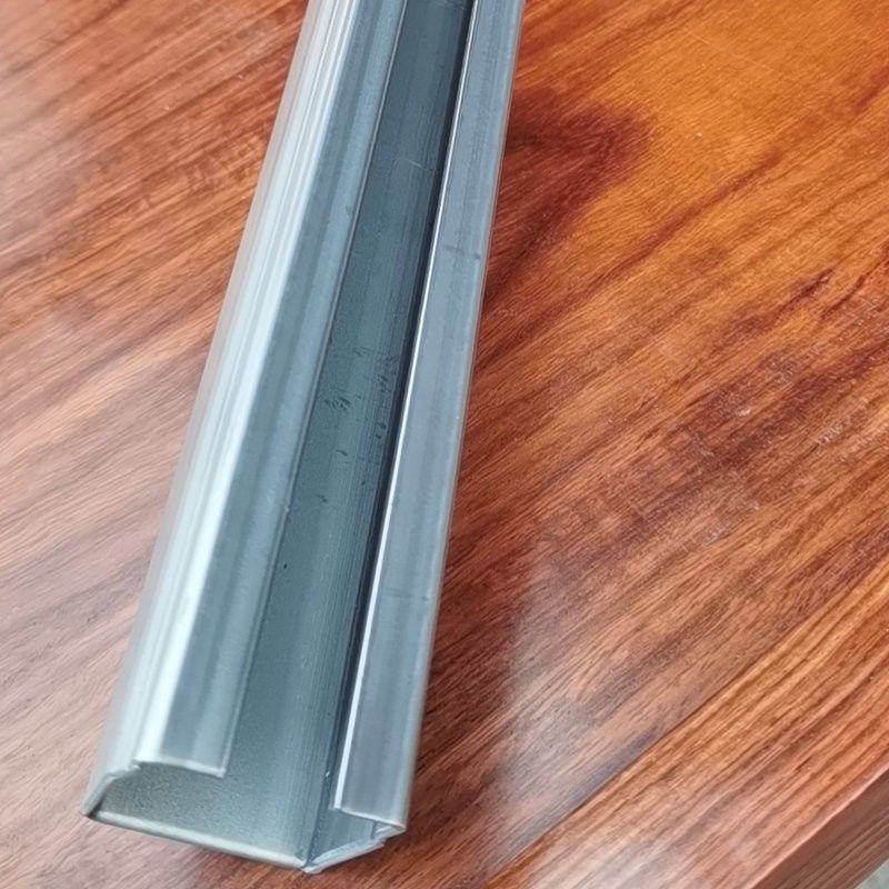 镀锌c40轨道电缆滑轨工业吊轮吊轨滑槽C型钢开口铁镀锌电缆滑轨