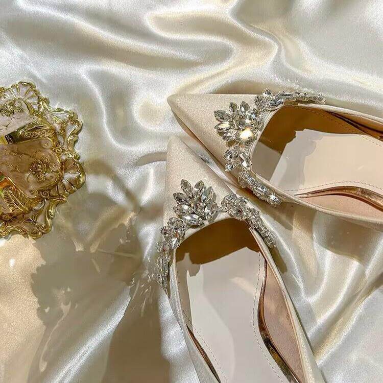 极速绸缎面婚鞋主婚纱新娘