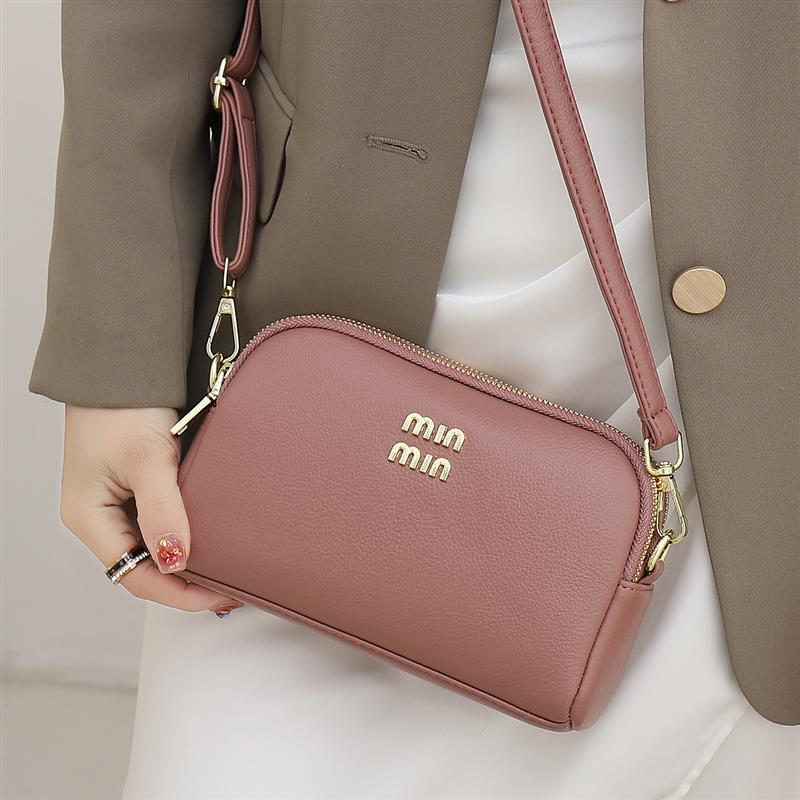 新品斜挎包女2025新款时尚百搭超火小包包高级感小众设计手机包女