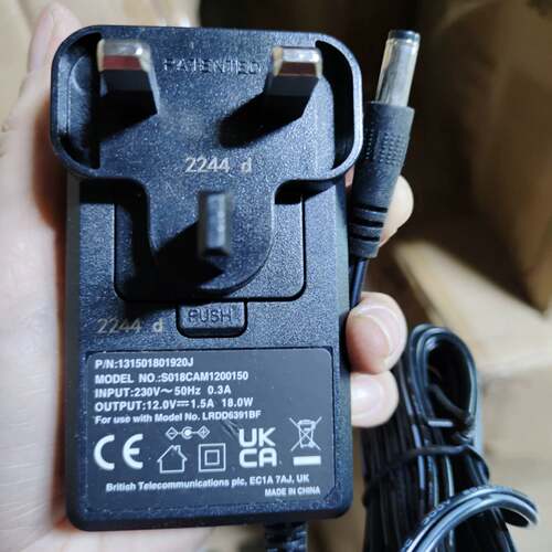 可维修12V 1.5A电源适配器，适合多种设备使用。输入电压为