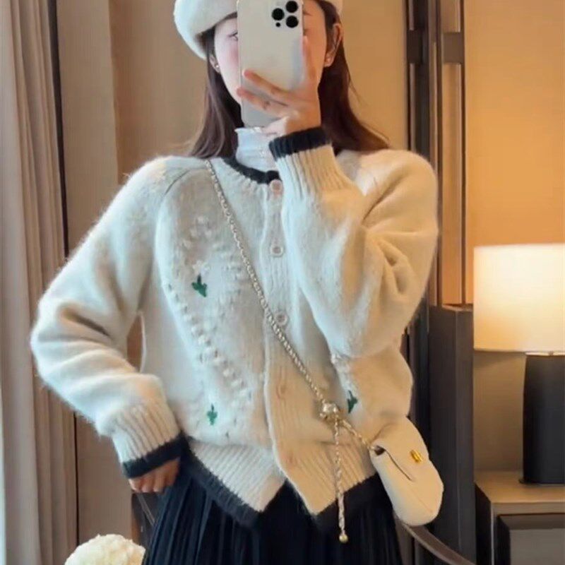 重工钩花白色内搭毛衣外套女2024秋冬季新款韩系加厚针织开衫上衣