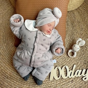 女宝宝冬装可爱满月百日套装加厚夹棉连体衣婴儿小月龄公主超萌