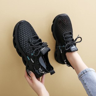 踩屎感透气全黑色工作鞋男u女夏天不累脚网面运动鞋防滑厨房鞋子