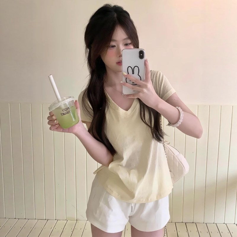 运动套装女夏季韩版时尚新款纯欲风V领短袖短裤显瘦休闲两件套潮