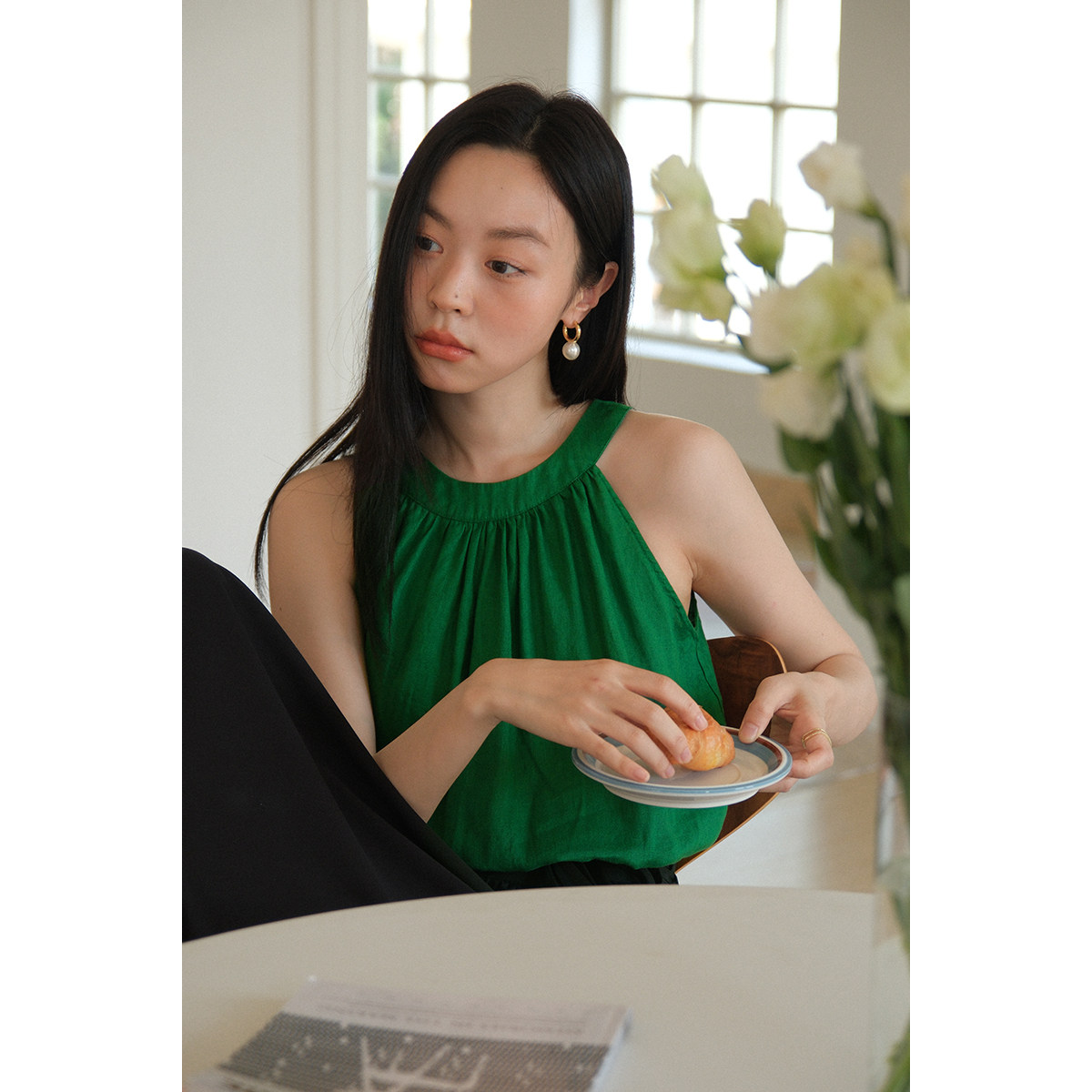 徐莫西复古度假风绿色亚麻设计感小众外穿挂脖背心小吊带上衣女夏