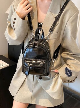 百搭黑色双肩包包女式2024新款夏季时尚洋气小背包外出旅行包书包