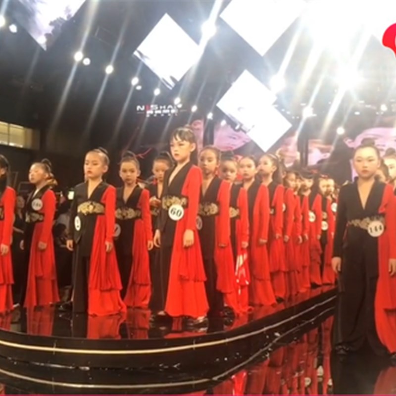 儿童国潮武侠风模特走秀礼服中国风车模舞台演出服T台西装侠客行