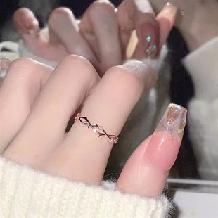 花枝缠绕荆棘戒指女小众设计轻奢高级感精致食指戒送闺蜜生日礼物