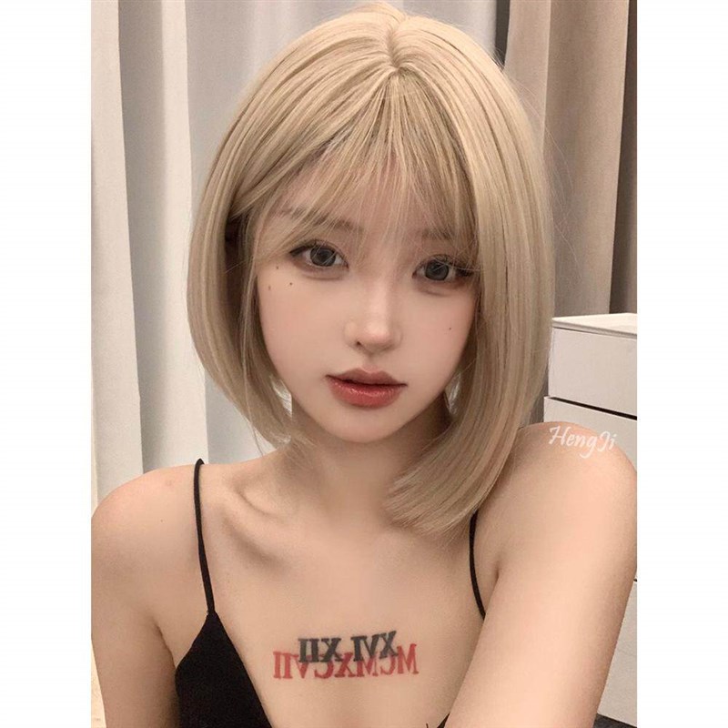 哼唧 浅色短f发假发女短发lolita圆脸假发全头套式学生头网红假发