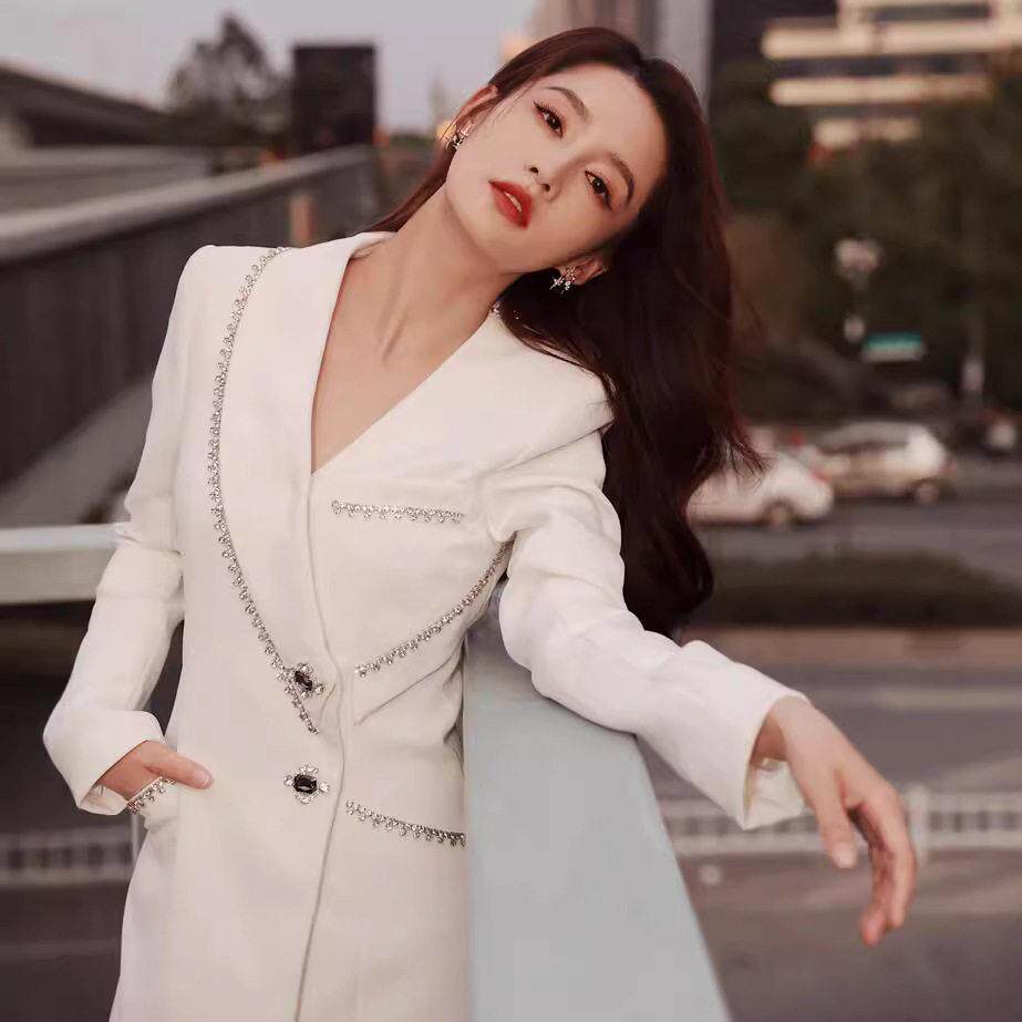 明星同款重工镶钻西装连衣裙级感气质女神范白色外套女秋装优雅