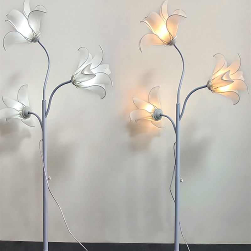 婚庆发光铃兰花灯五头花蕾灯路引灯摆件婚礼装饰背景现场布置铁艺