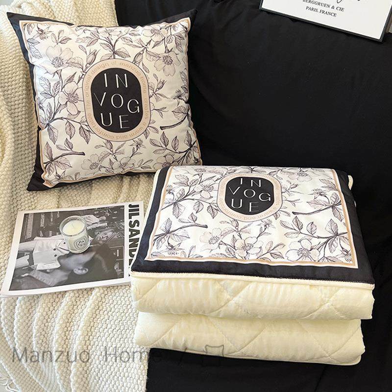 法式车载中古风抱枕被二合一沙发靠被子两用办公室午睡空调被枕