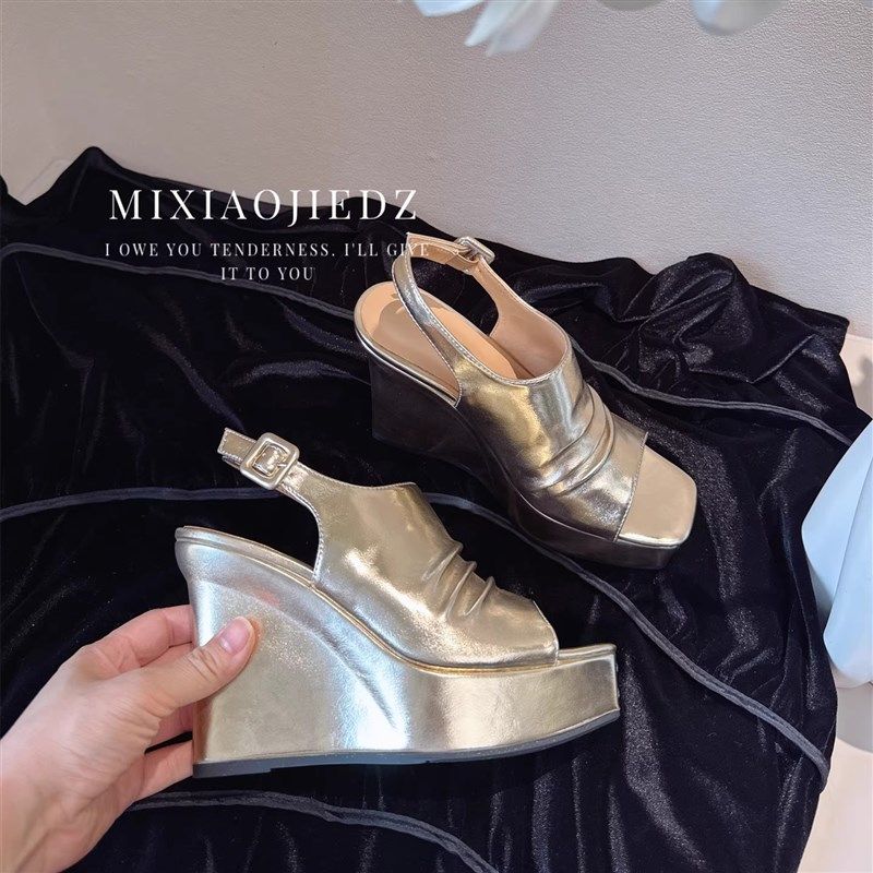 高跟鞋女气质高级不累脚2025新款夏坡跟防N水台厚底简约百搭凉鞋