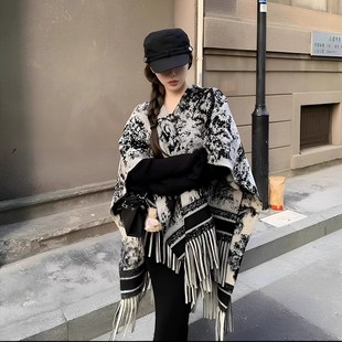 水墨黑白花纹围巾2024冬季加y厚韩版百搭高级感保暖斗篷旅游披肩