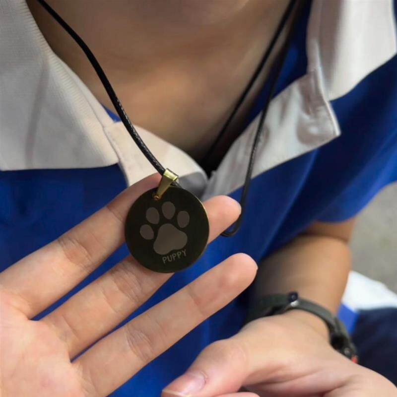 抖音爆款小狗牌钛钢定制吊坠可刻字男生女生情侣礼物可爱狗爪猫爪