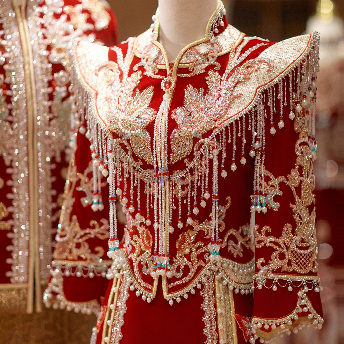 2025新款v领新娘秀禾服情侣结婚中式嫁衣高级显瘦礼服香槟色婚服