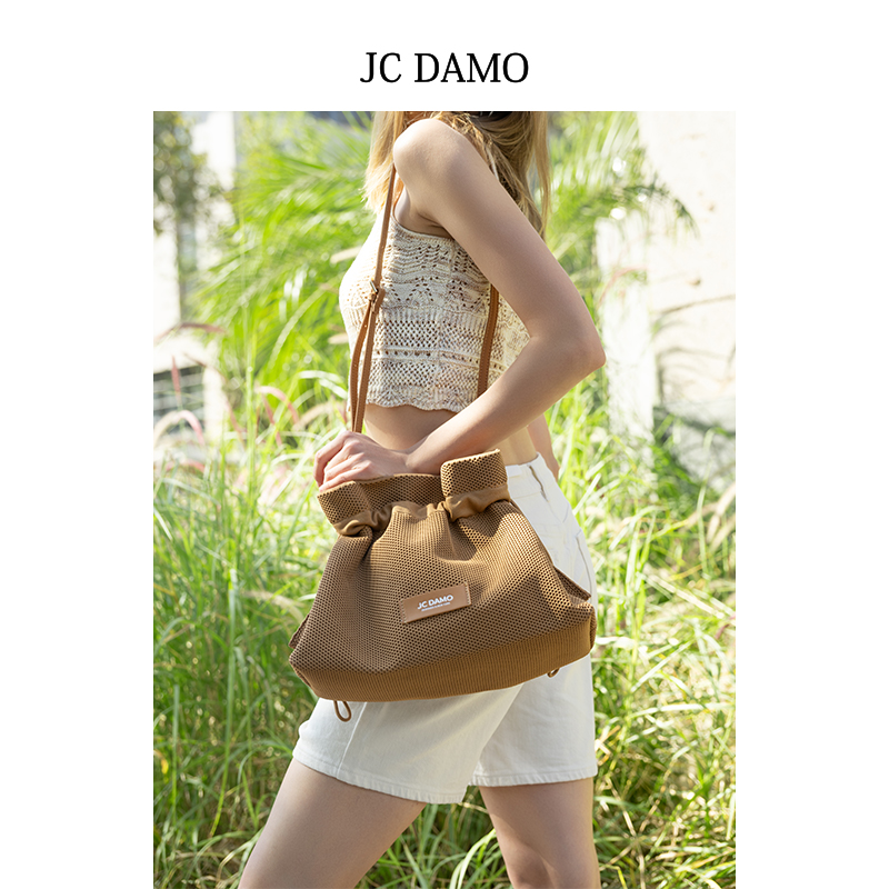 JCDAMO红色高级感斜挎包