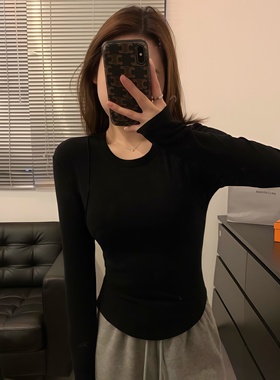 新款深灰色秋冬极简修身显瘦圆领打底衫韩系设计感圆领长袖上衣女