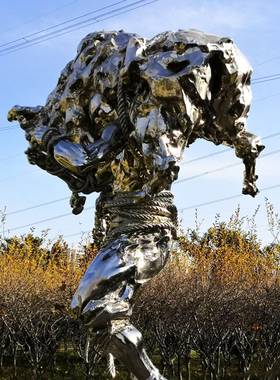 大型户外城市园林景观不锈钢人物举牛雕塑创意抽象镜面金属摆件