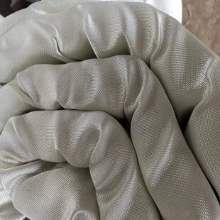 无石棉硅酸铝防火保温被耐高温隔热管道保温阻燃岩棉被防火被焊接