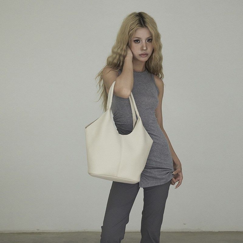 小众设计极简高级感大容量单肩腋下包包女20N25新款洋气手提水桶,箱包皮具/热销女包/男包,托特包,淘宝优惠券,粉丝福利购,淘宝优惠卷