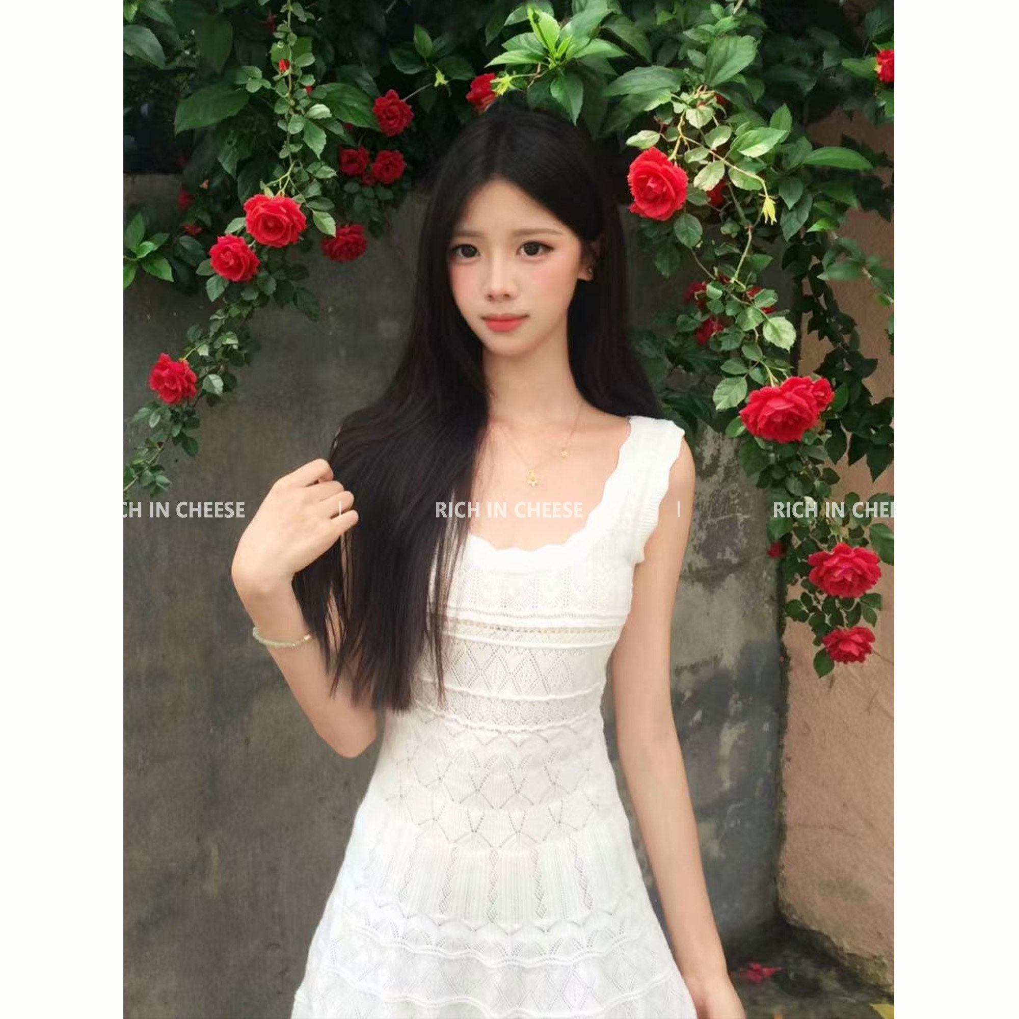 舒胡蕾 初恋小白花 夏季设计感修身百搭时尚吊带毛织收腰连衣裙