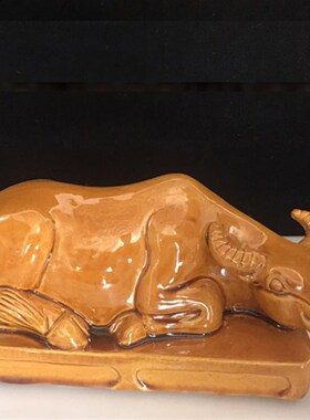 卧牛水牛黄色的牛厕所摆件中式家居装饰品陶瓷牛耕牛型的工艺品