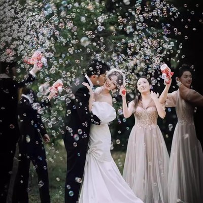 婚礼接亲泡泡枪户外草坪结婚新娘新郎伴娘团游戏拍照出片创意道具