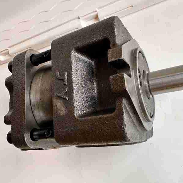 上海齿轮泵NB4-G40,G50,G63FTDI聚醚发泡机齿轮泵