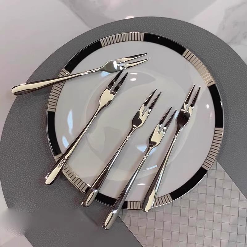 轻奢高级感水果蛋糕甜品饼叉