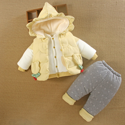 0一1岁半女宝宝秋冬装外套婴儿衣服外出加厚棉服袄三件套装冬季天