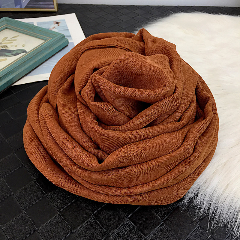 焦糖色镂空棉麻围巾女超大长版秋冬纯色保暖空调披肩百搭文艺丝巾