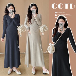 孕妇针织连衣裙秋冬款显瘦V领辣妈修身软糯内搭裙子中长款毛衣裙