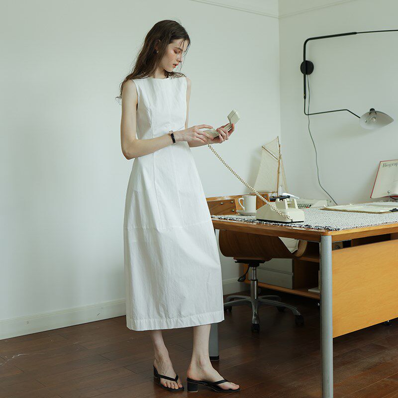 法式风圆领白色背心裙女夏中长款高腰a字裙高级感简约无袖连衣裙