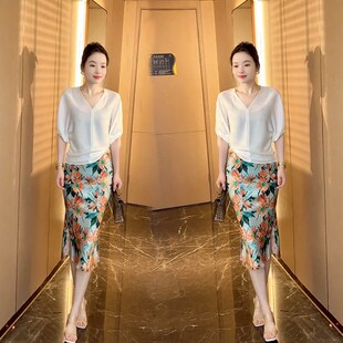 V领短袖 新款 百搭显瘦宽松上衣印花半身裙 裙夏季 高级气质精干套装