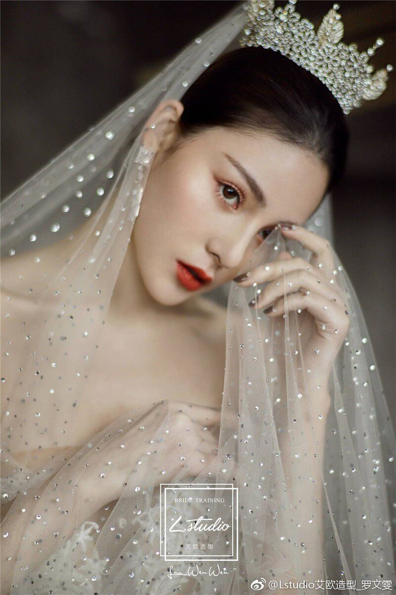 高档钉钻新娘结婚长款头纱香槟色单层有发梳烫钻头纱拍照写真纱