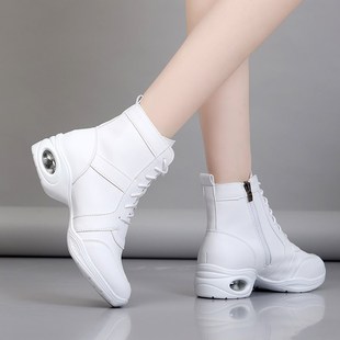 白色真皮高帮妈妈鞋秋冬加绒短靴软底运动舞蹈鞋广场舞女鞋跳舞靴