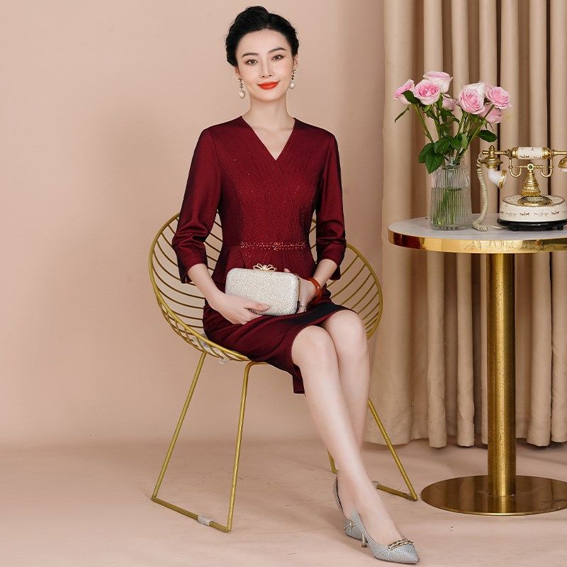 28喜婆婆喜妈妈丈母娘装假两件婚礼宴会优雅新款酒红色礼服连衣裙