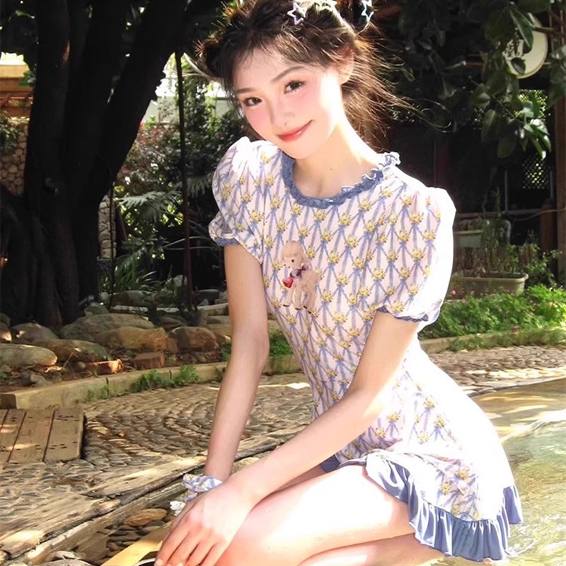 泳衣女2025新款分体裙式日系可爱小羊印花保守显瘦泡Y温泉度假泳